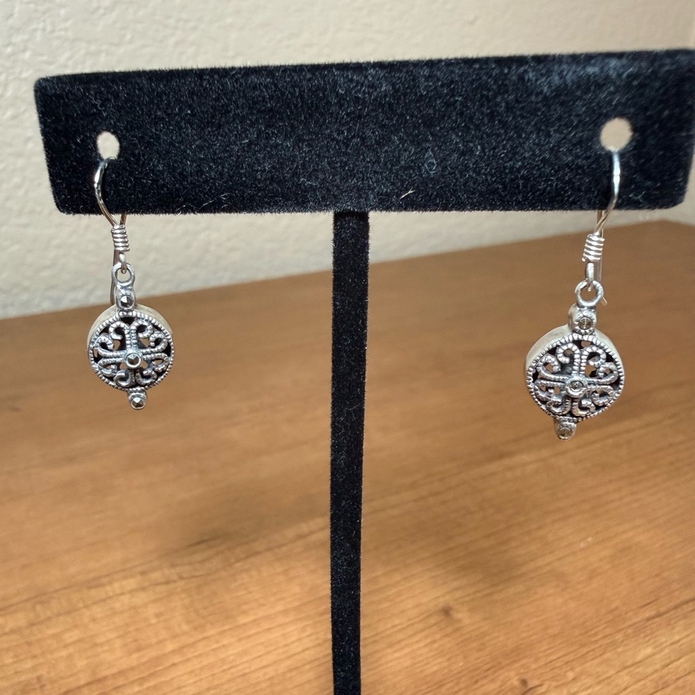 925 Sterling Silver Dangle Earrings with Stone in Middle